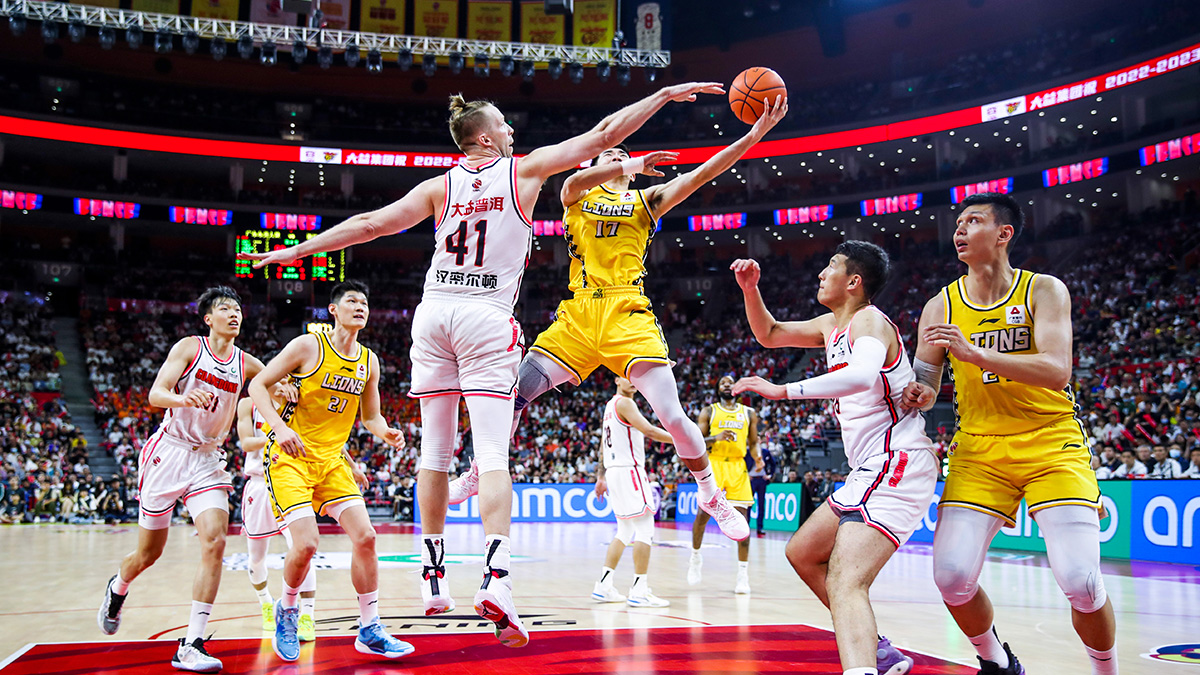 毕尔巴鄂竞技迎CBA季后赛关键赛，清晨遗憾出局，引发热议，赛季目标并未改变