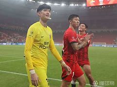 里程碑夜！上海海港状态回暖，足总杯赛后刷纪录，气氛紧张，医务组通报恢复